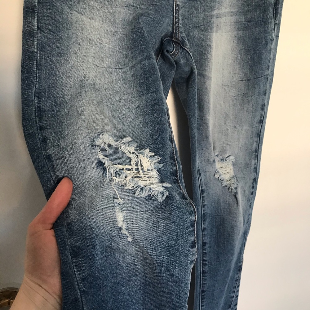 EightyTwo Distressed Jeans - Picture 7 of 8